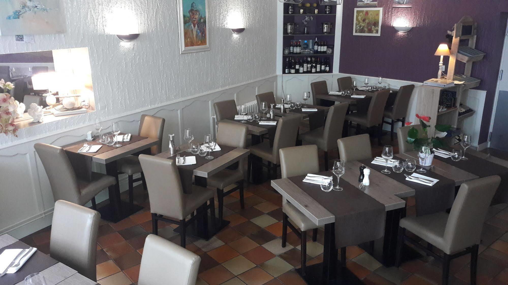 Cit'Hotel Le Commerce Saujon Zewnętrze zdjęcie